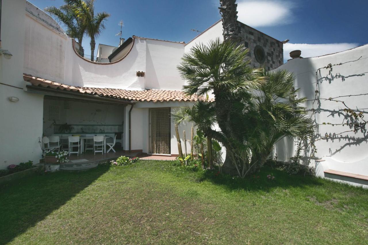 villa del sole Acireale Exterior foto